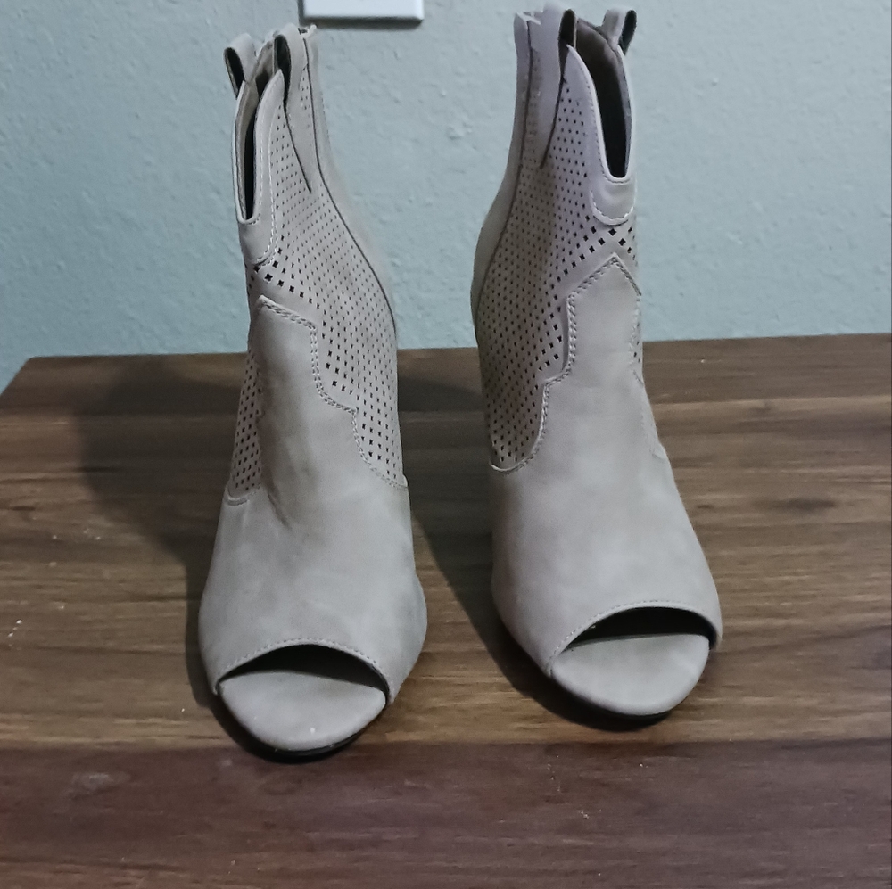 Women shoes